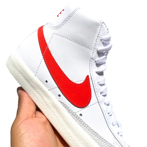 Women's Nike Blazer Mid ‘77 - Picture 3 of 4